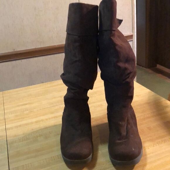 ⬇️Sketchers Boots   - Picture 1 of 5
